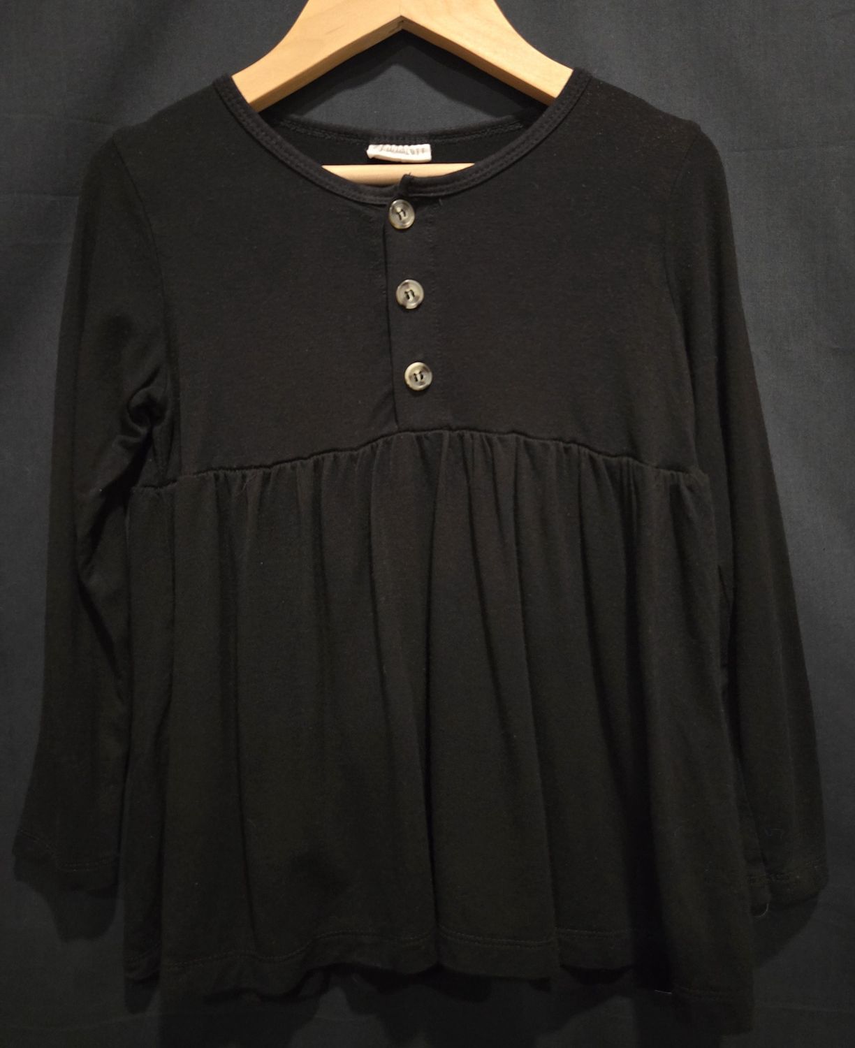 Used 3-4T Little Lott Black Long Sleeve