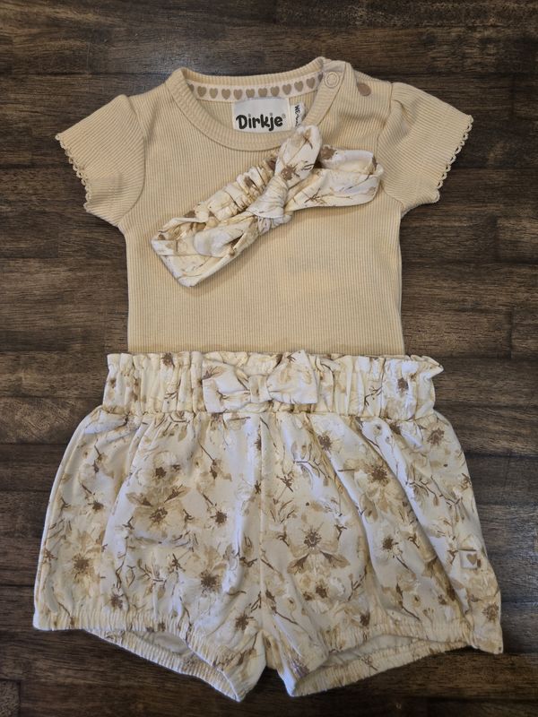 Dirkje Blossom 2pc short Set