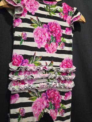 Used 9-12m Bums & Roses SS Sleeper