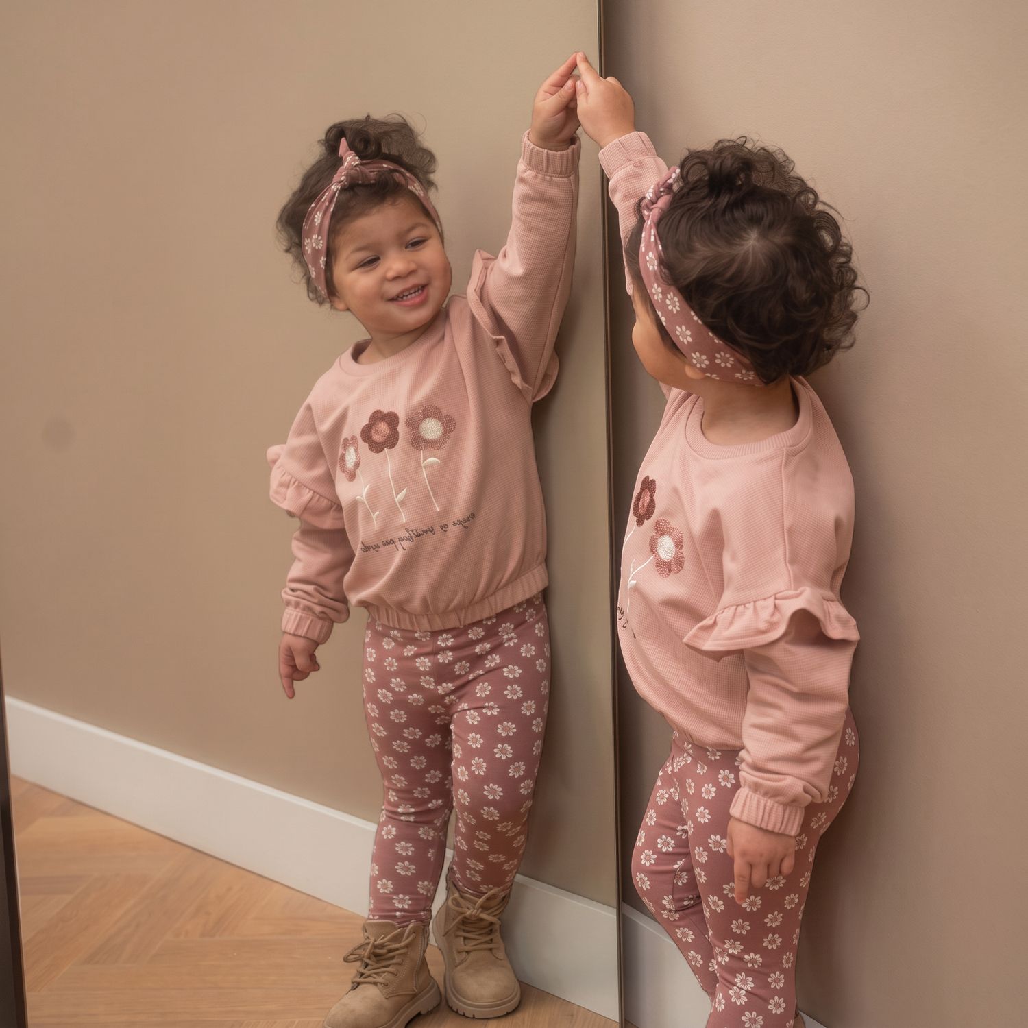 Dirkje Light Pink 3pc Sweater Set