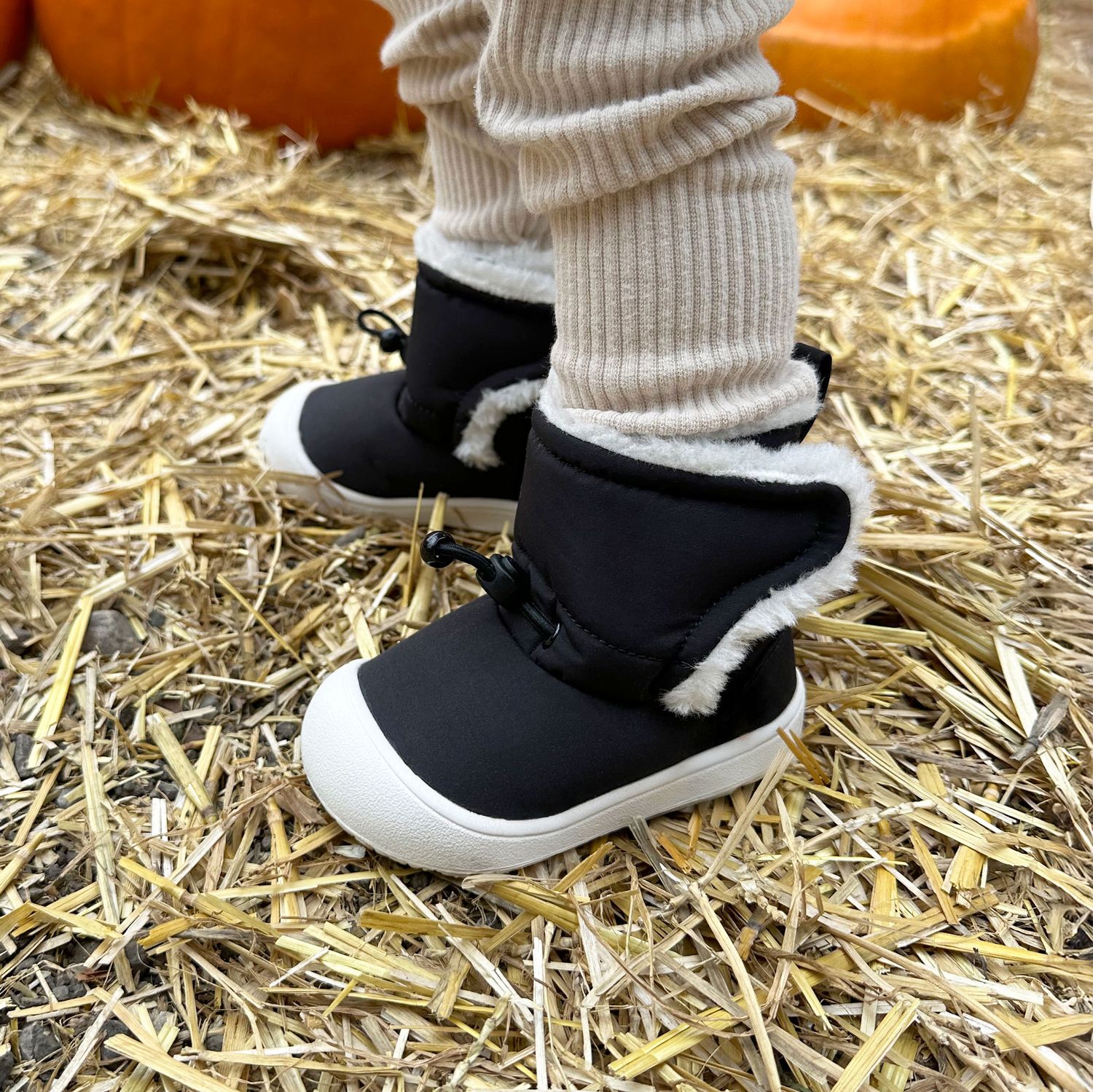 Black Stay Put Trail Booties
