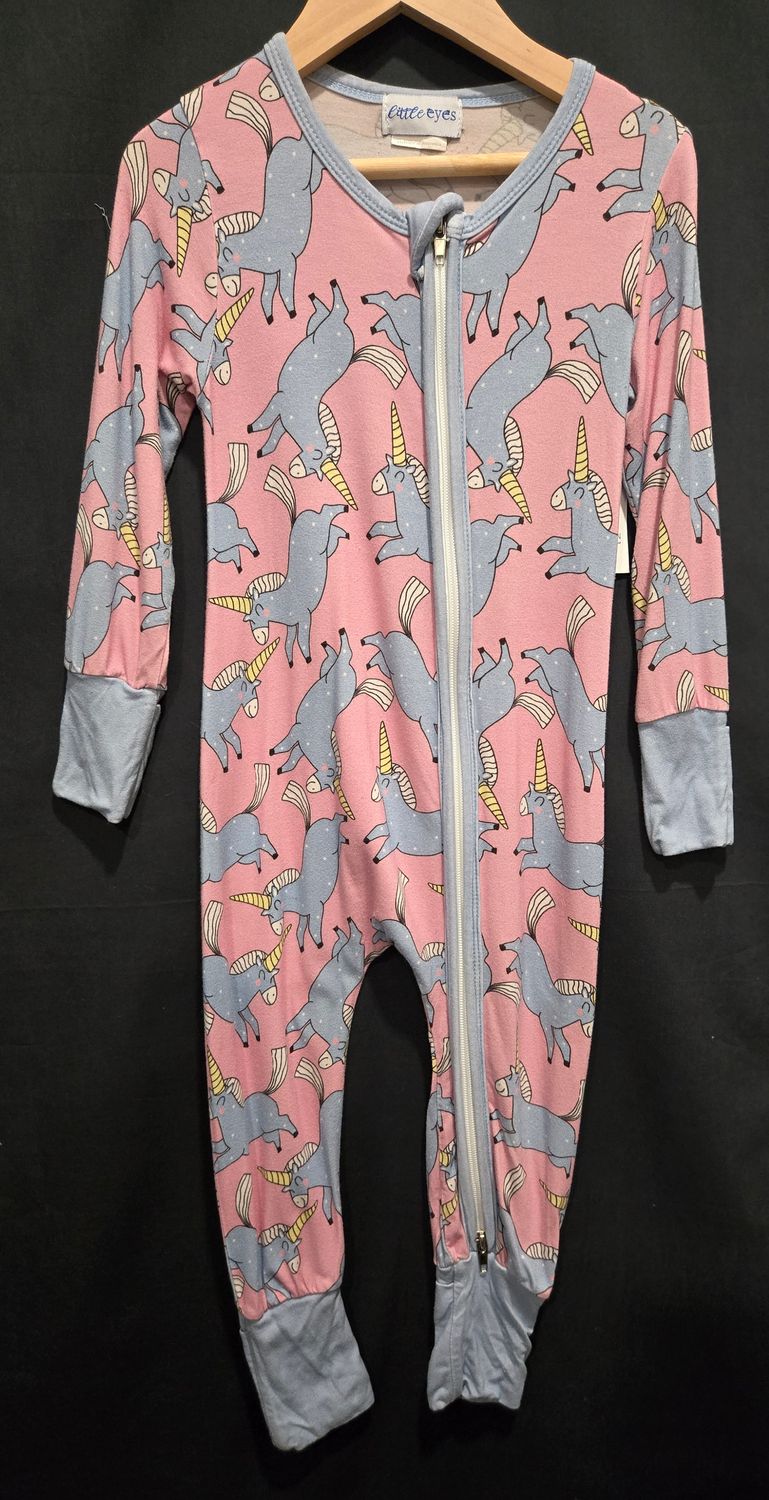 Used 2T Little Eyes Unicorn Sleeper
