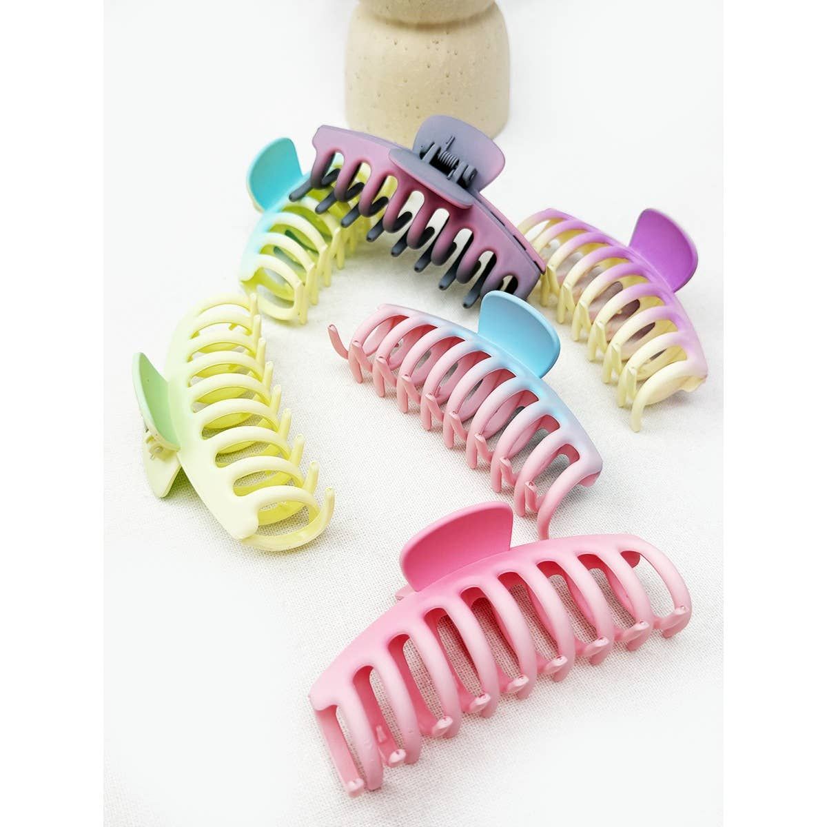 Two Tone Ombre Round Hair Claw