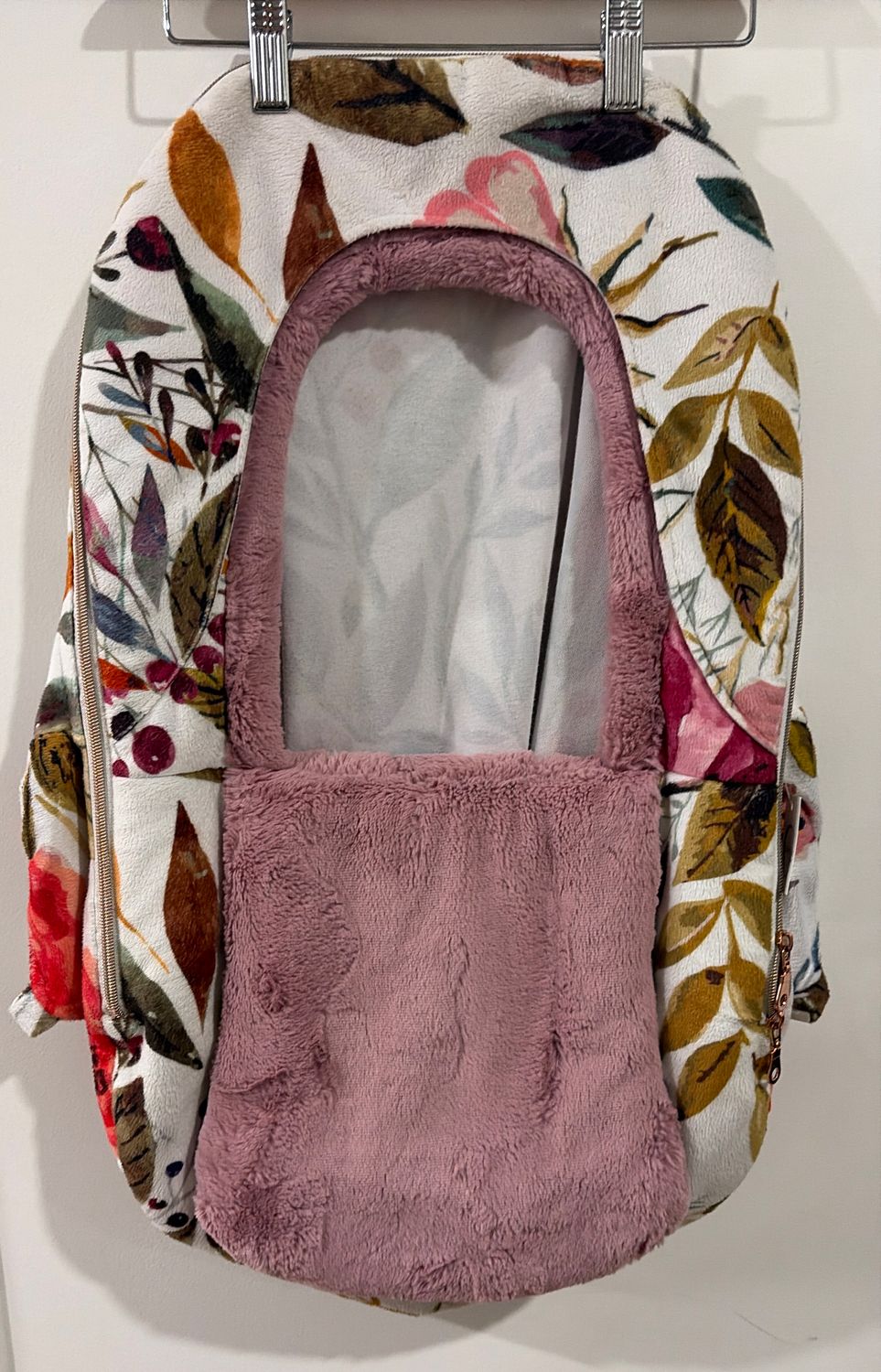 Used Gliz White Floral Winter Carseat Cover