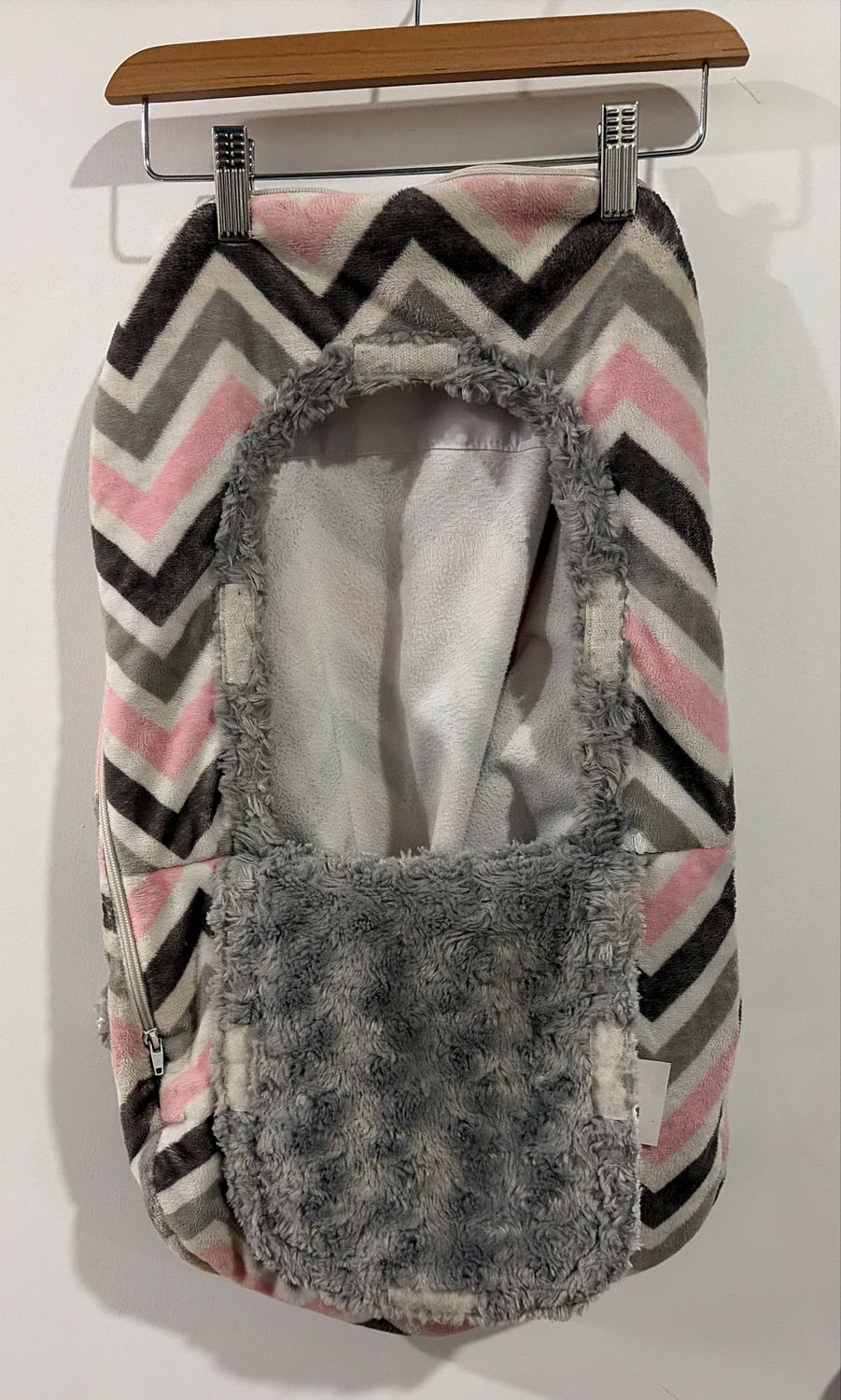 Used Gliz Pink Stripe Winter Carseat Cover