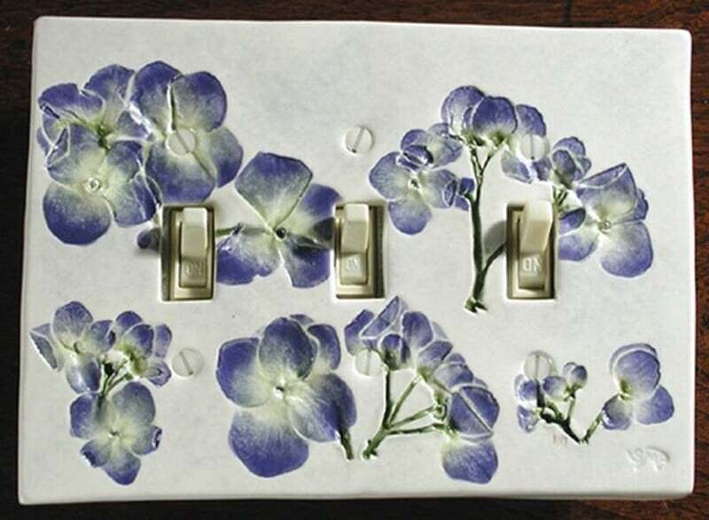 Switch Triple &amp; 6 Screws Hydrangea