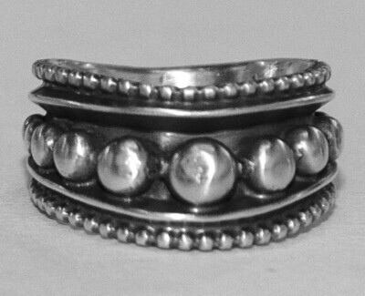 SILVER BEAD RING NAVAJO-TOM LEWIS - SIZE 8.5