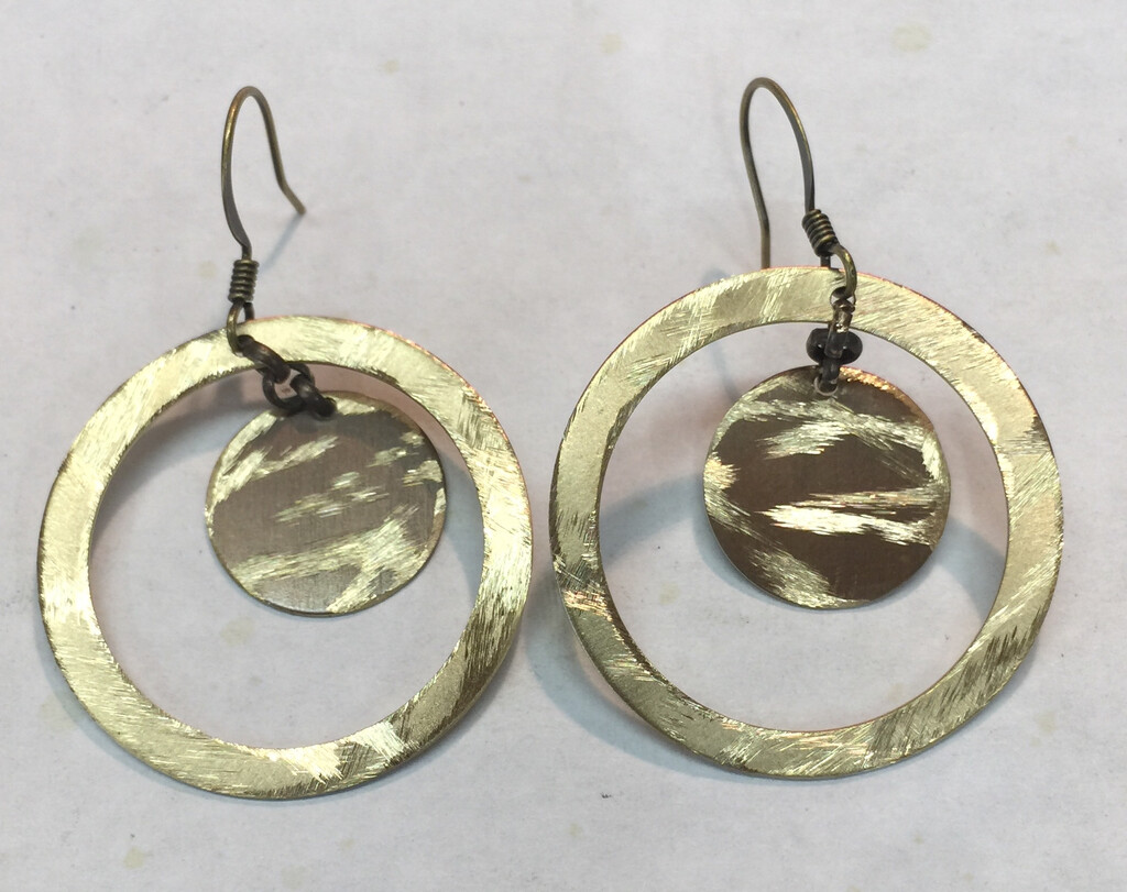 BRASS TEXTURED EARRINGS KAE14