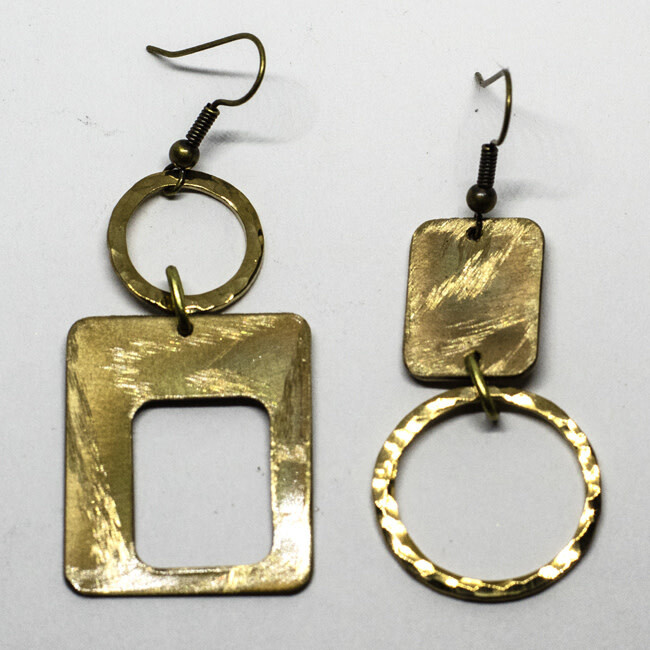 BRASS TEXTURED EARRINGS KAE54