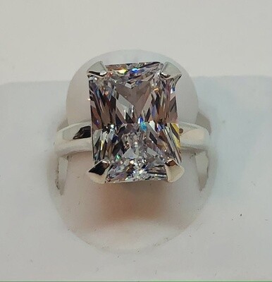 SILVER 10X14MM WHITE CZ RING KWH13