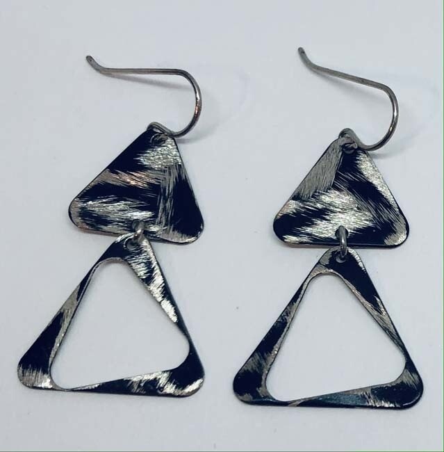 SILVER TEXTURED EARRINGS ASE91