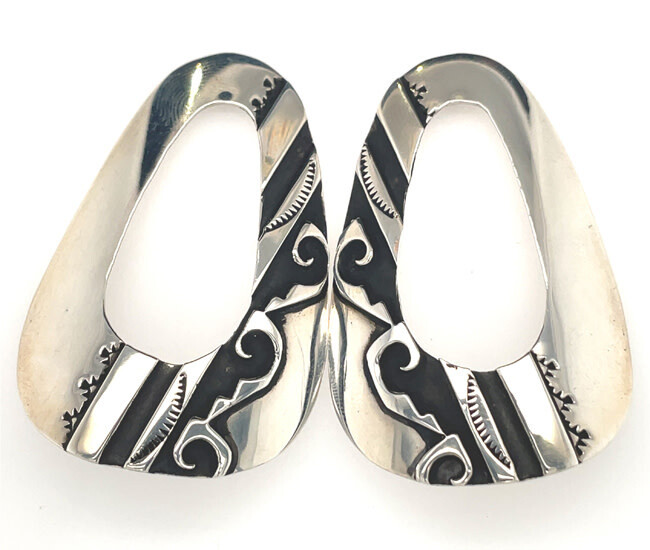 SILVER EARRINGS NAVAJO - T SINGER