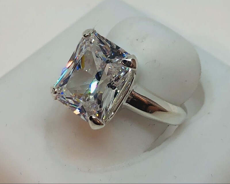 SILVER 10X12MM WHITE CZ RING KWH12