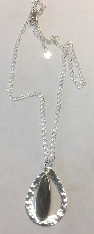 SILVER HAMMERED TEARDROP LABRADORITE NECKLACE