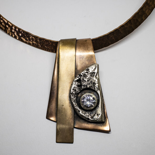 MIXED METALS PENDANT KAP032