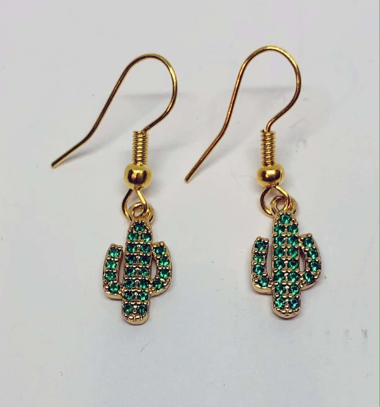GOLD STAINLESS SAGUARO CZ EARRINGS FJEN3