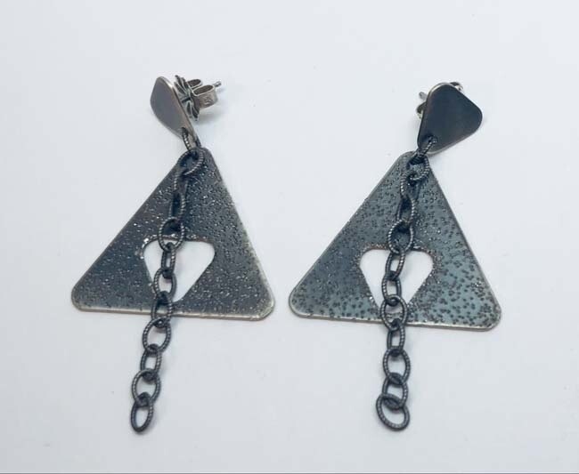 SILVER TEXTURED EARRINGS ASE98