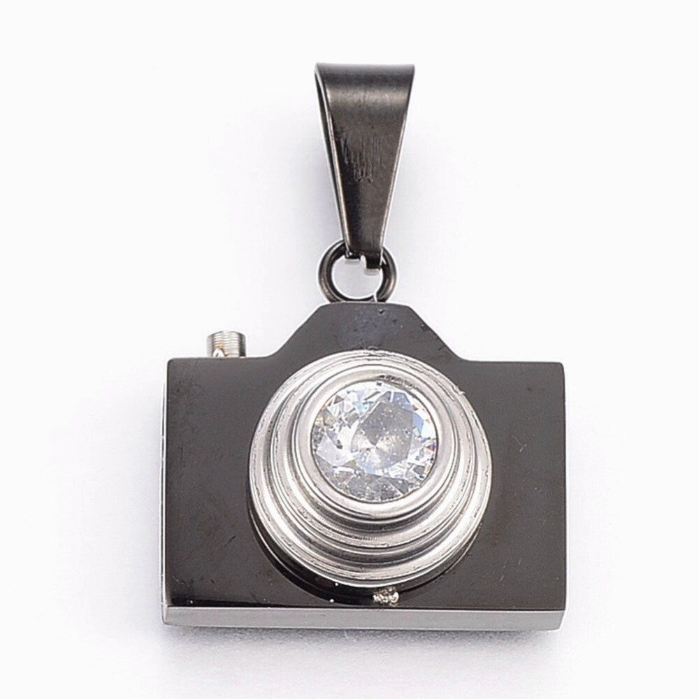 STAINLESS  CZ CAMERA PENDANT FJP59