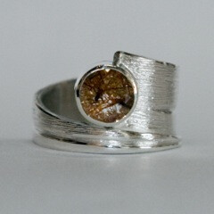 *SILVER QUARTZ WRAP RING-7.5
