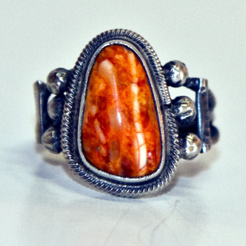 SS RING W/SPNY OYST-RB W/BEAR