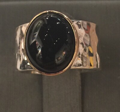 SILVER/14KT HAMMERED ONYX RING - SIZE 6