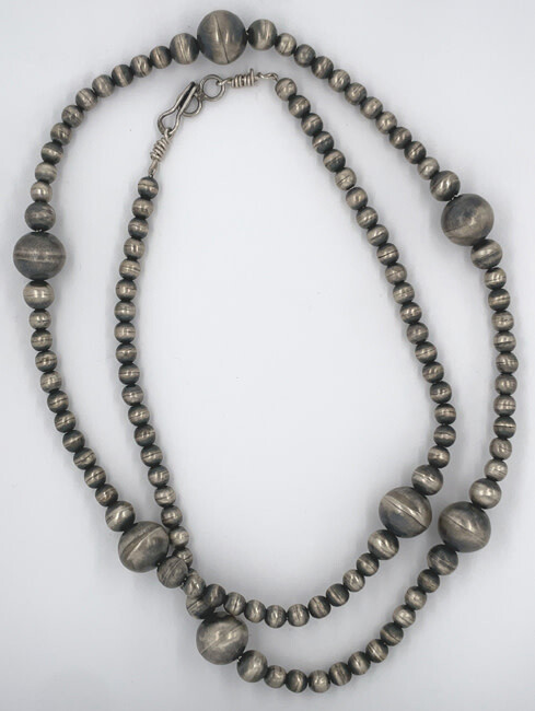 SS BRUSHED GRAD NAVAJO BEADED NECKLACE 28”