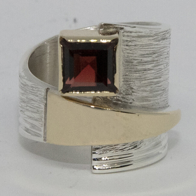 SILVER/14K GARNET WRAP RING-6.5