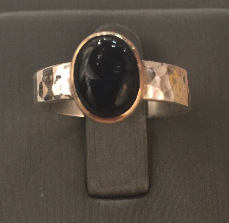 SS/14K HAMMERED ONYX RING - SIZE 8