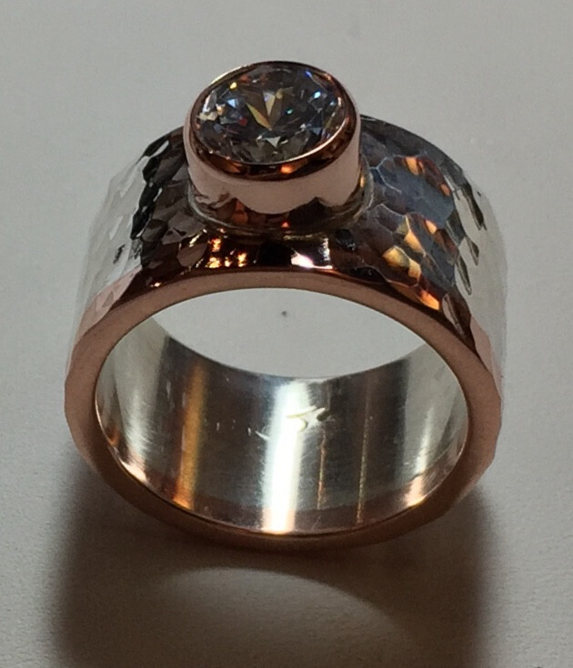 SILVER/14K HAMMERED CZ RING - SIZE 8.5