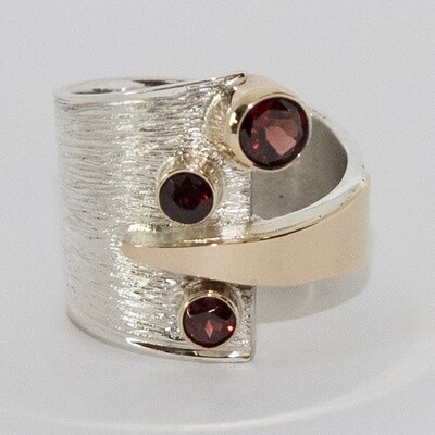 SILVER/14K GARNETS WRAP RING-9.5