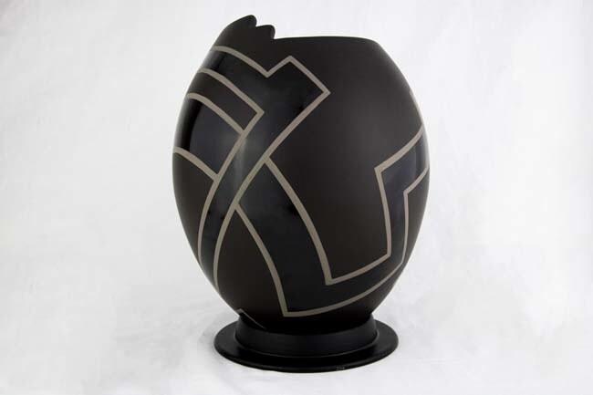 MATA ORTIZ BLACK SHINY &amp; MATTE VASE-MORONI T. QUEZADA-7.5&quot; x 5.5&quot;