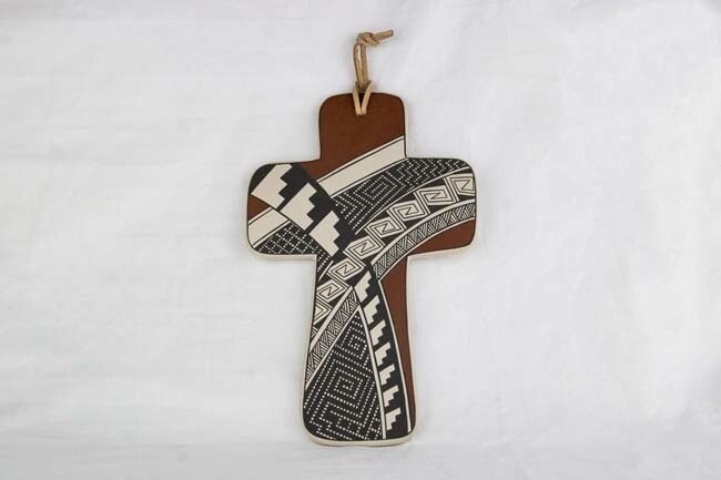 MATA ORTIZ GEO FLAT CROSS-MORONI T QUEZADA