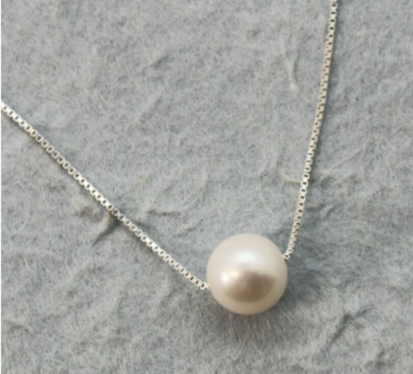 SILVER PEARL NECKLACE
