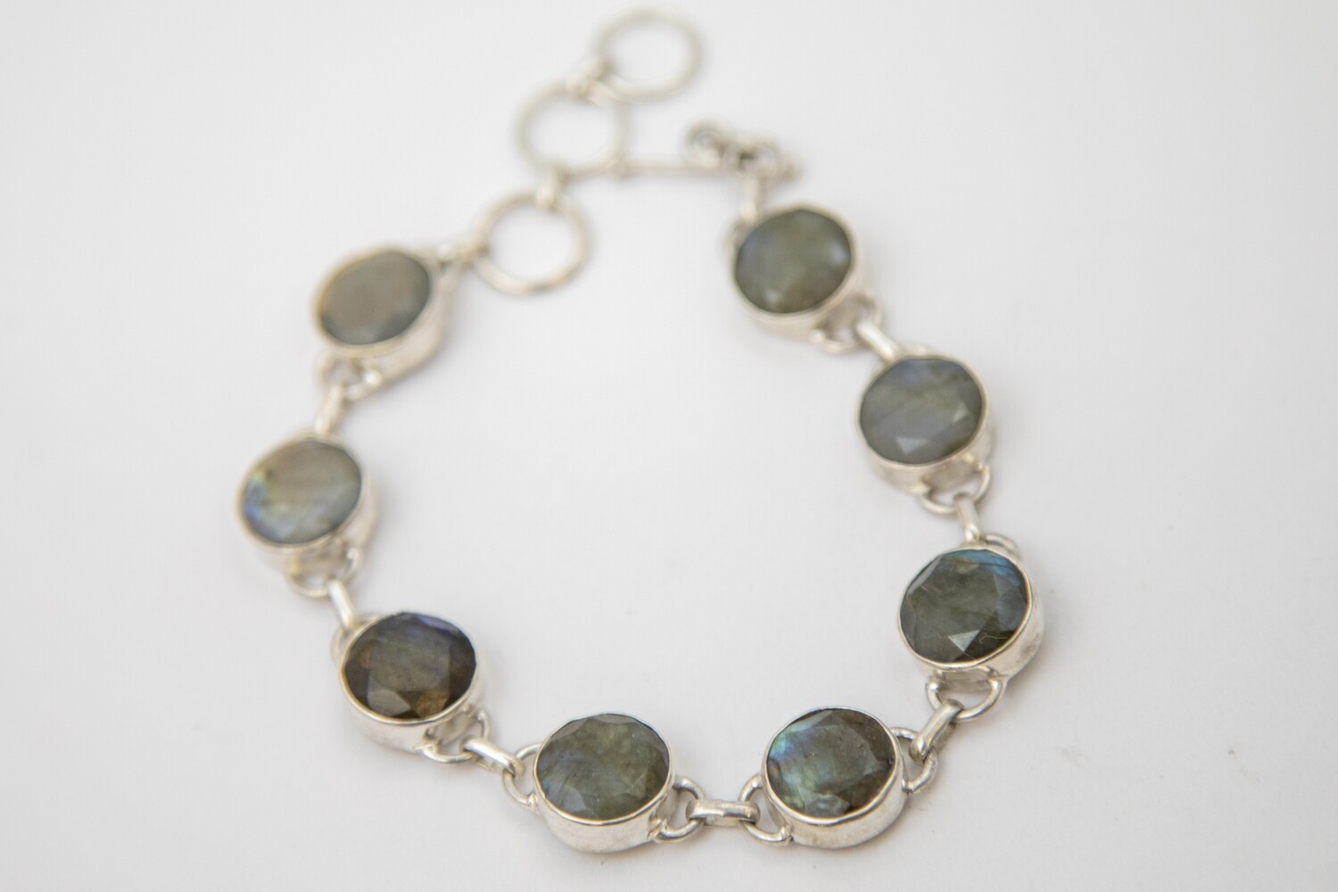 SILVER LABRADORITE ROUND BRACELET