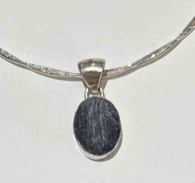 SILVER OVAL SAPPHIRE PENDANT
