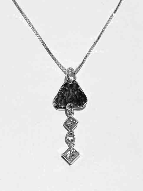 SILVER HAMMERED PENDANT ASP63