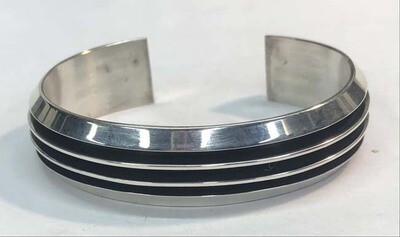 SILVER 4 RIB CUFF BRACELET NAVAJO - TOM HAWK