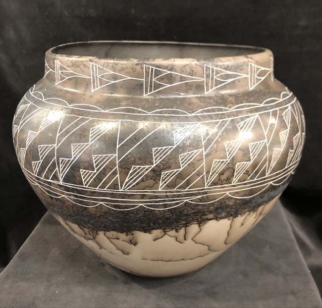 &quot;CHASING TRI POT&quot; Horsehair Pottery NHP60 9X10