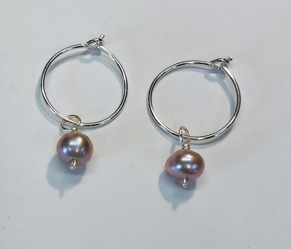 SILVER PEARL HOOP EARRINGS KAE157