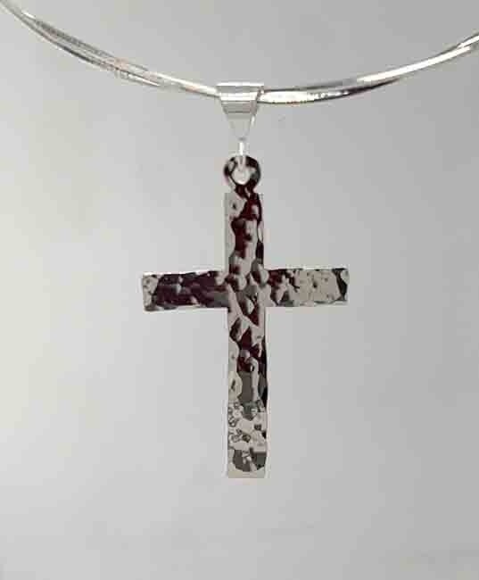 SILVER HAMMERED CROSS PENDANT