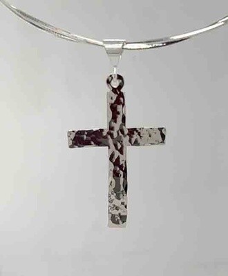 SILVER HAMMERED CROSS PENDANT