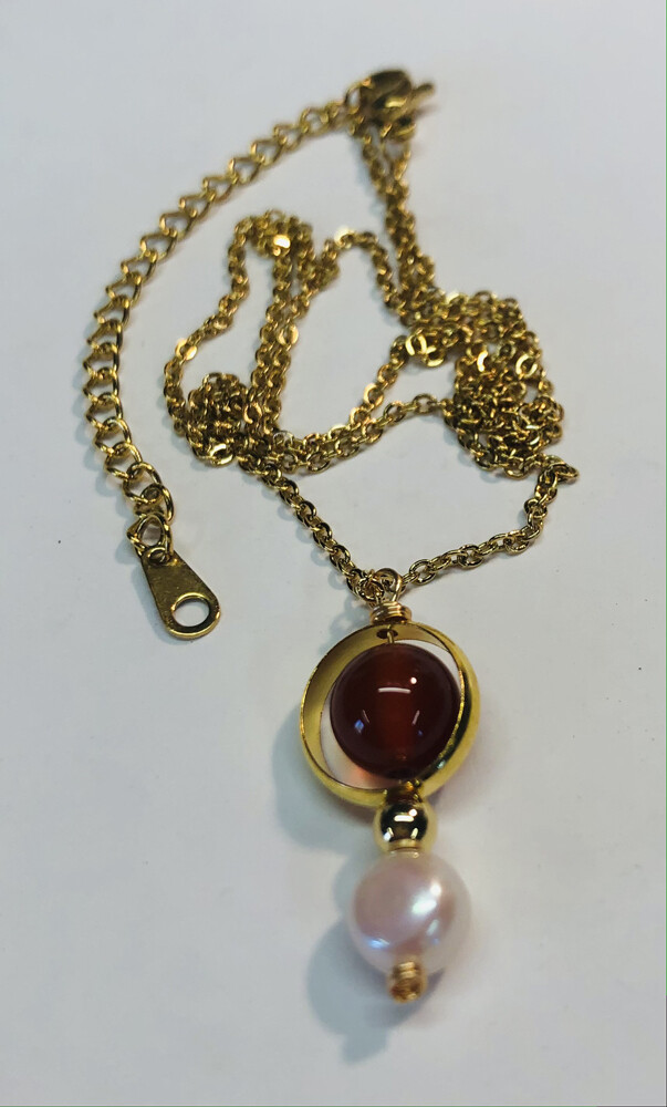 GOLD STAINLESS CARNELIAN &amp; PEARL NECKLACE FJN121