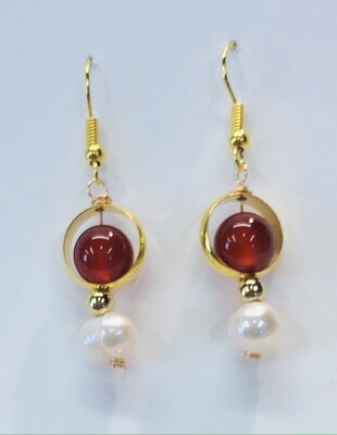 GOLD STAINLESS CARNELIAN &amp; PEARL EARRINGS FJE152