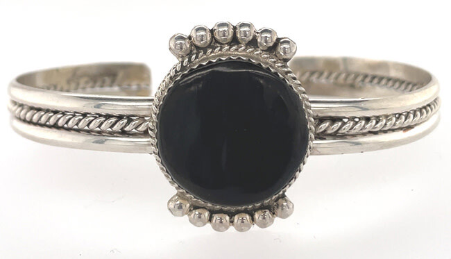 SILVER ONYX CUFF BRACELET  ZUNI-KALANA HUSTITO