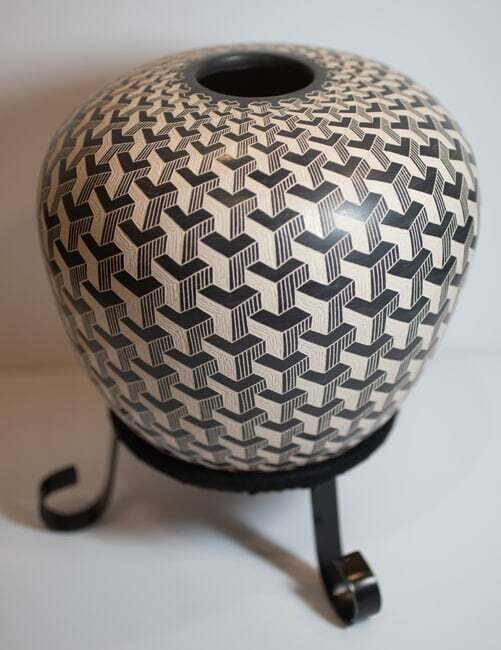 MATA ORTIZ DIMENSIONAL VASE-JORGE QUINTANA-7&quot; x 7&quot;