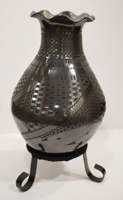 MATA ORTIZ BLACK WAVY EDGE VASE-VIRIANA MARTINEZ-10&quot; x 5&quot;