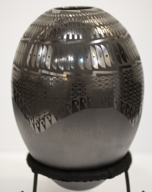 MATA ORTIZ BLACK &amp; GRAPHITE VASE-IVAN MARTINEZ-8&quot; x 5.25&quot;