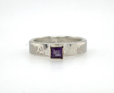 SILVER/14KT HAMMERED AMETHYST RING - SIZE 8