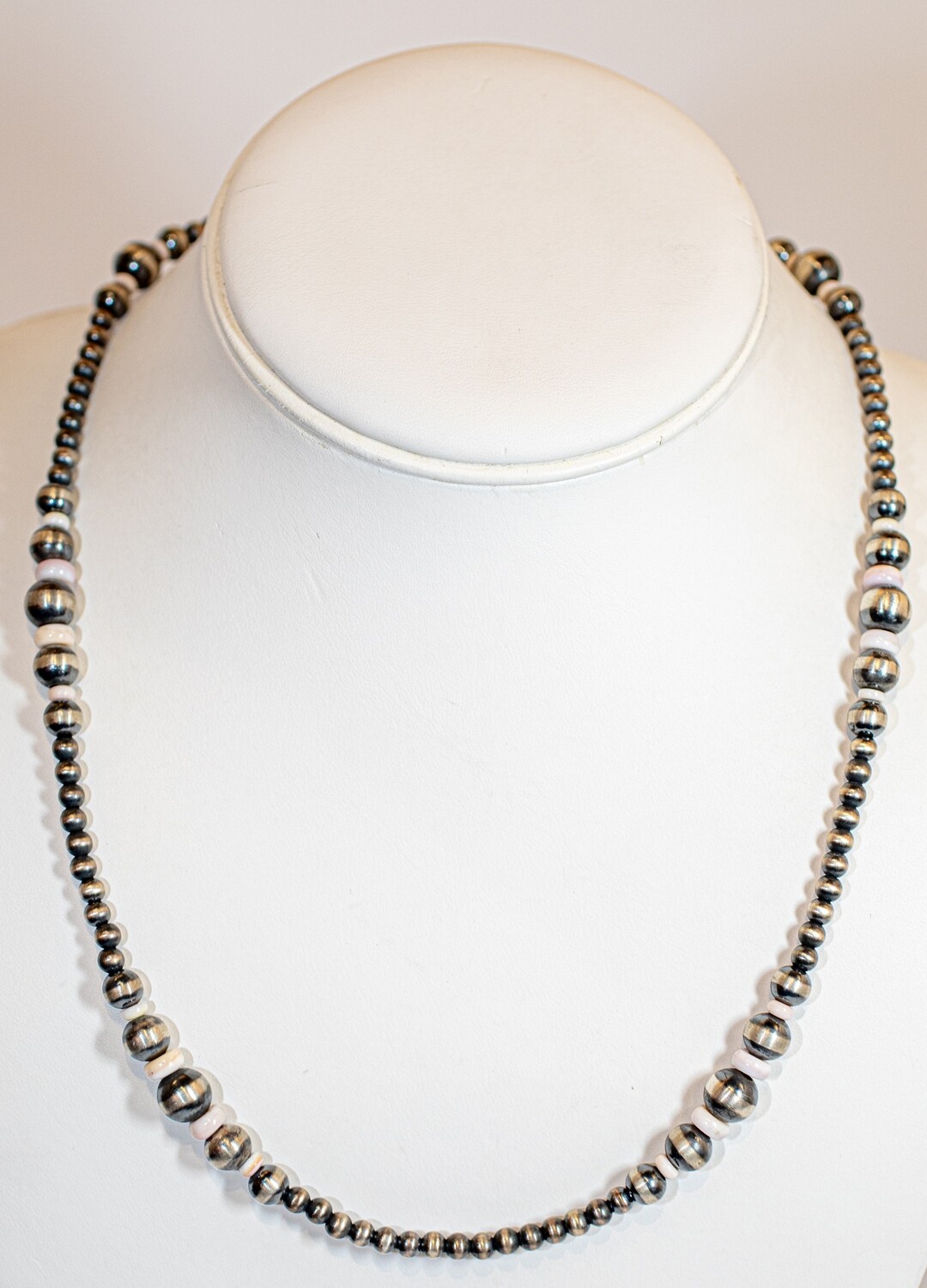 SILVER PINK CONCH NAVAJO PEARLS NECKLACE - NAVAJO - JAN MARIANO