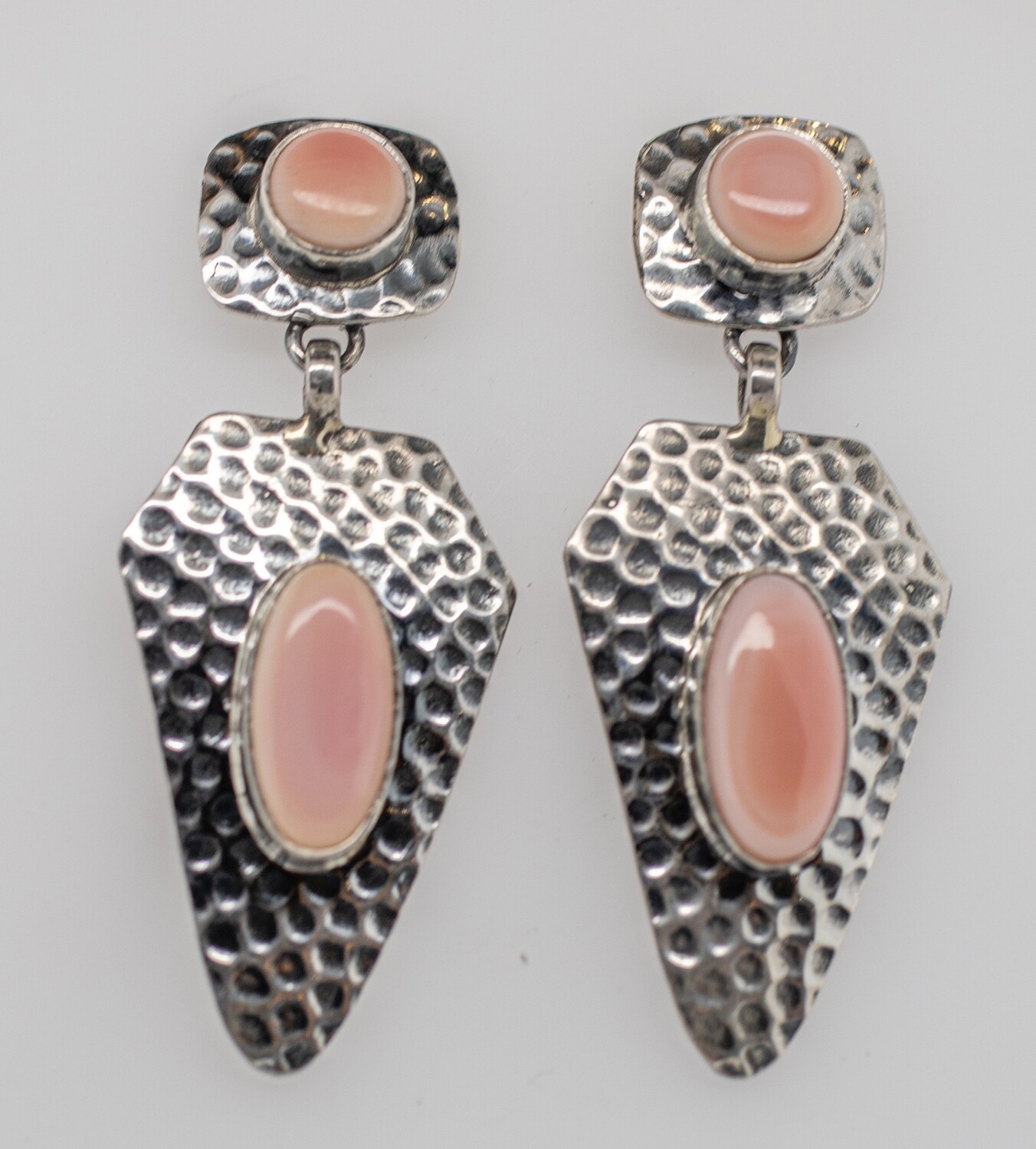 SILVER HAMMERED PINK CONCH EARRINGS - NAVAJO - ELOSIE RICHARDS